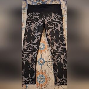 Under Armour Black & Gray Geometric Print Leggings